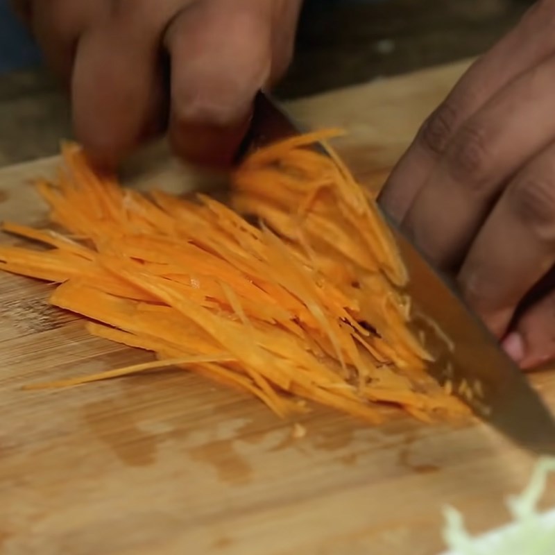 Bước 1 Sơ chế nguyên liệu Hot and sour soup rau