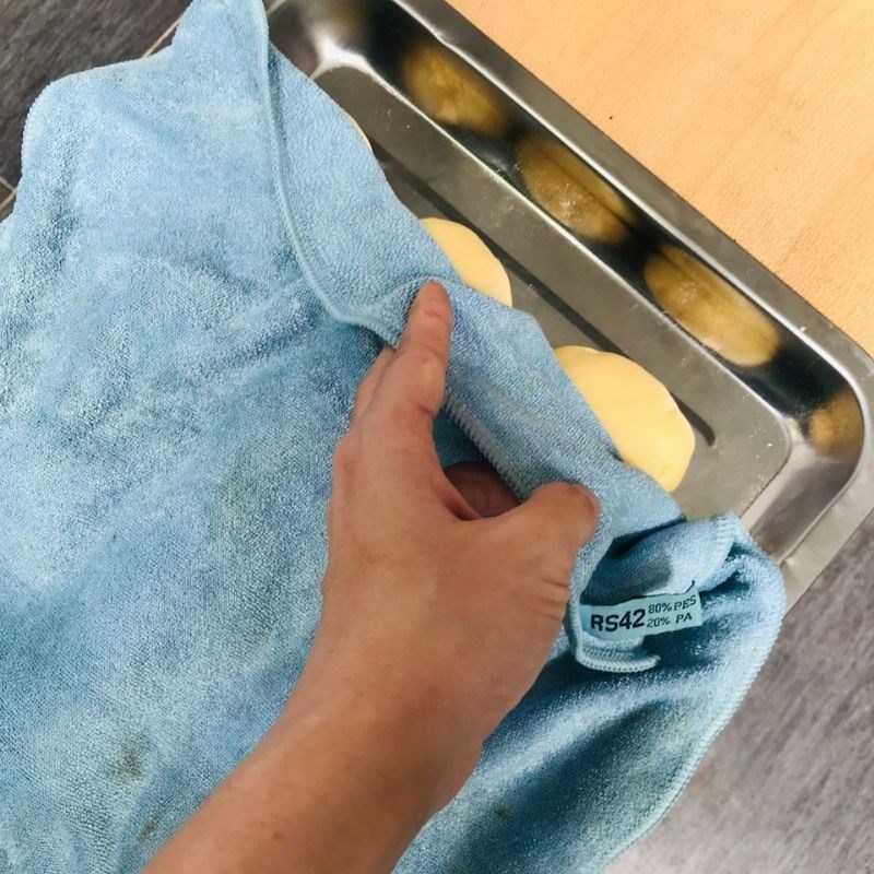 Bước 5 Tạo hình bánh Bánh mì bơ sữa nướng