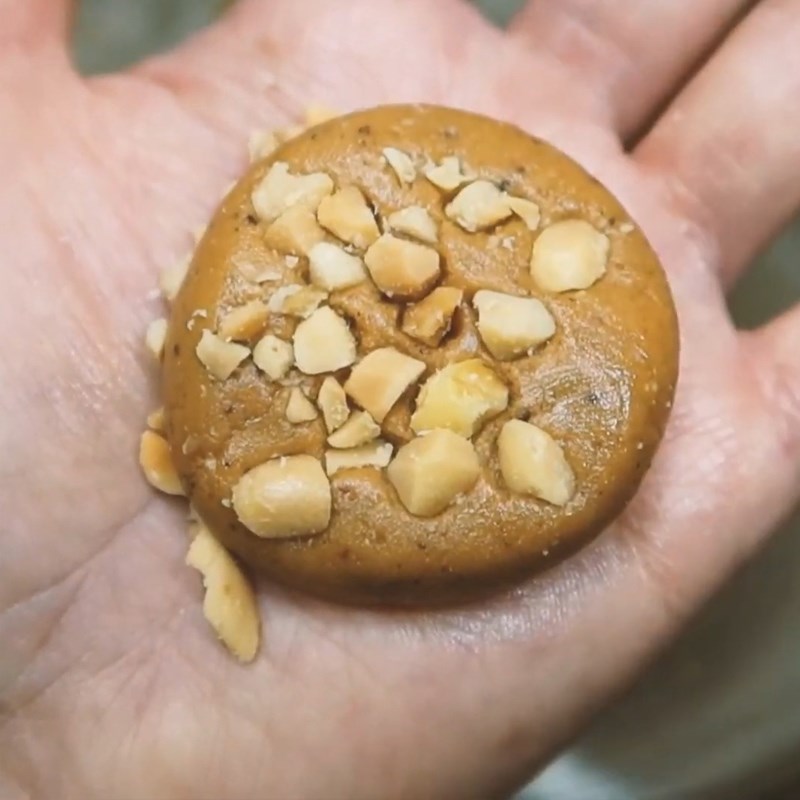 Bước 2 Tạo hình bánh quy Bánh quy bơ đậu phộng bằng nồi cơm điện