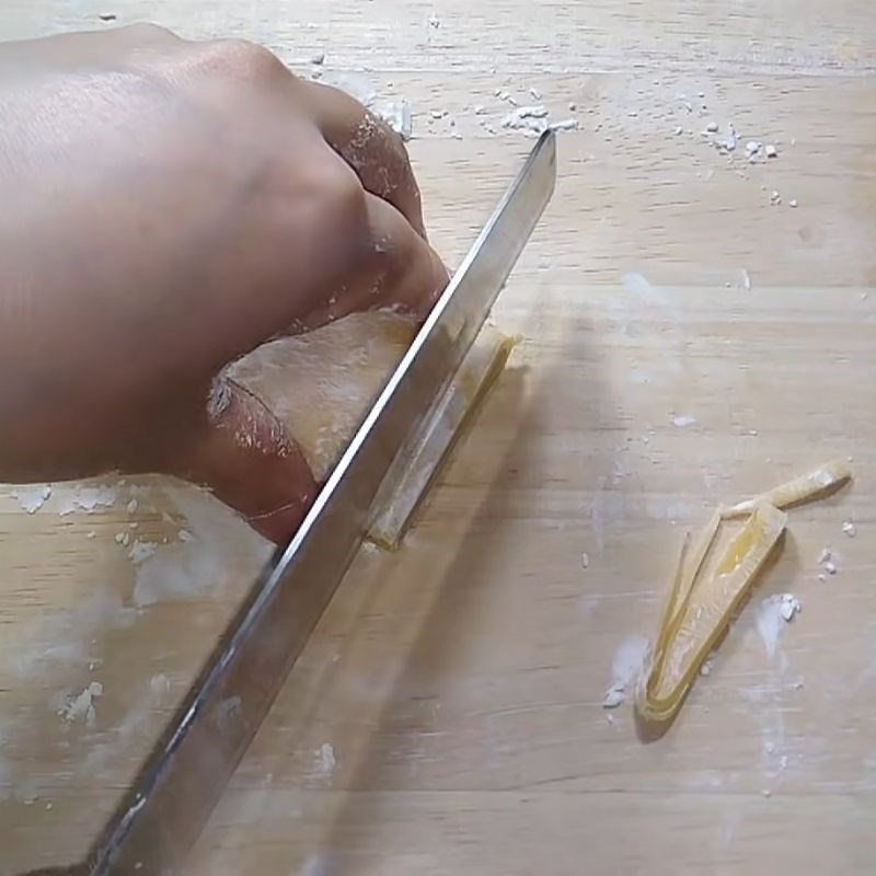 Bước 2 Tạo hình sợi mì Mì tươi Trung Quốc