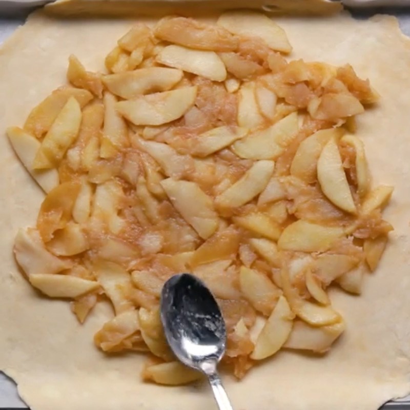 Bước 4 Tạo hình và nướng bánh Galette táo