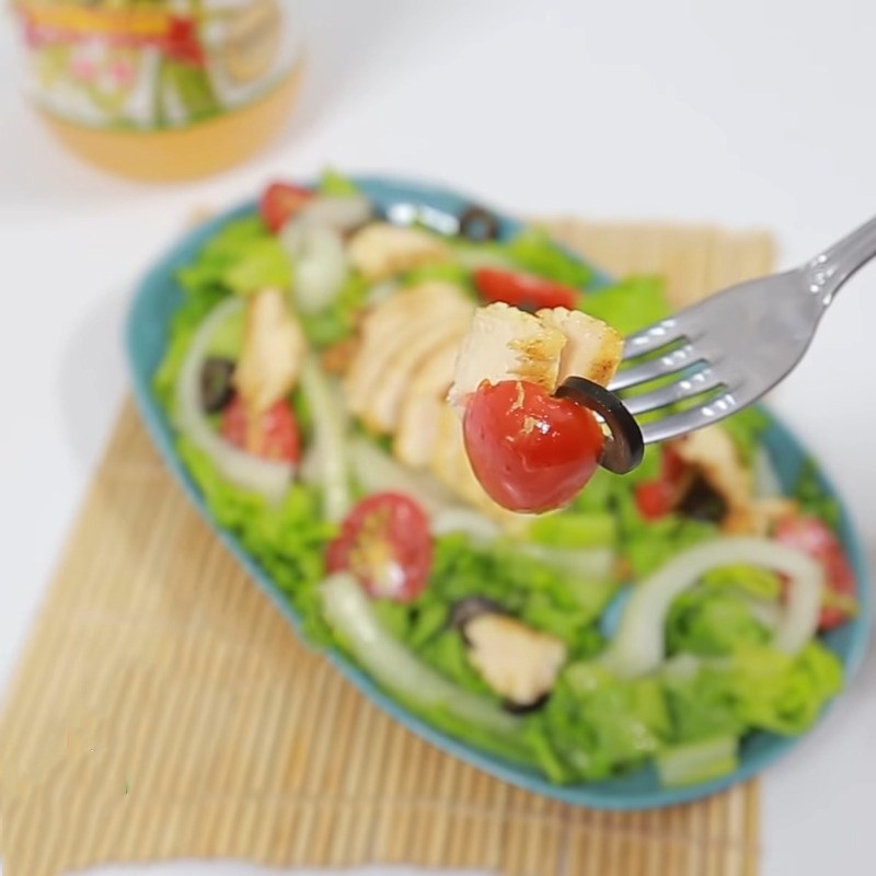 Bước 6 Thành phẩm Salad gà nướng xà lách cà chua