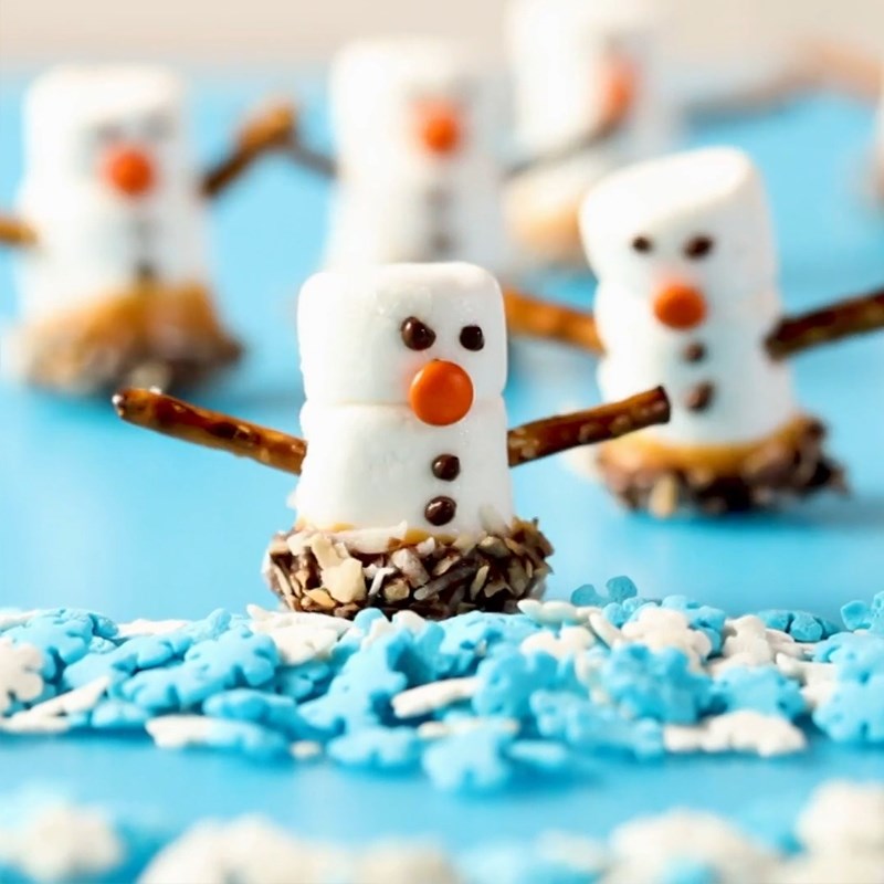 Bước 5 Thành phẩm Người tuyết kể từ kẹo marshmallow