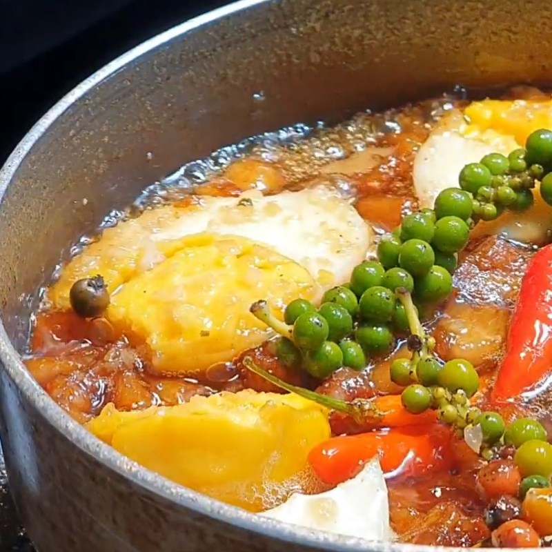 Bước 5 Thành phẩm Trứng kho quẹt tóp mỡ