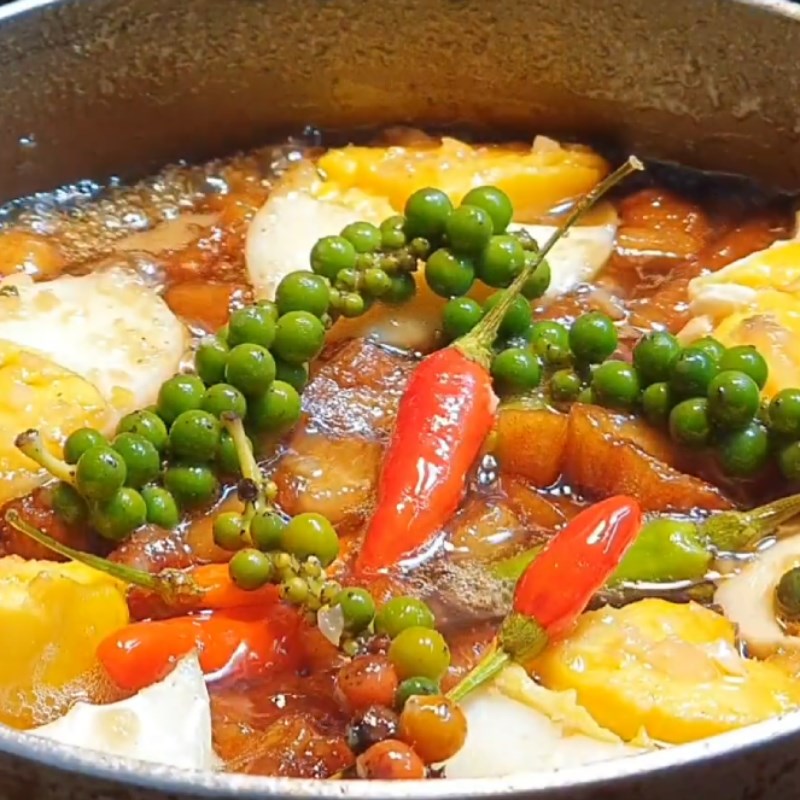 Bước 5 Thành phẩm Trứng kho quẹt tóp mỡ