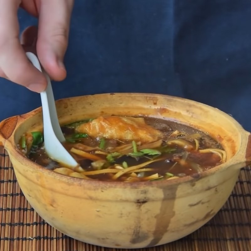 Bước 4 Thành phẩm Hot and sour soup thịt bò