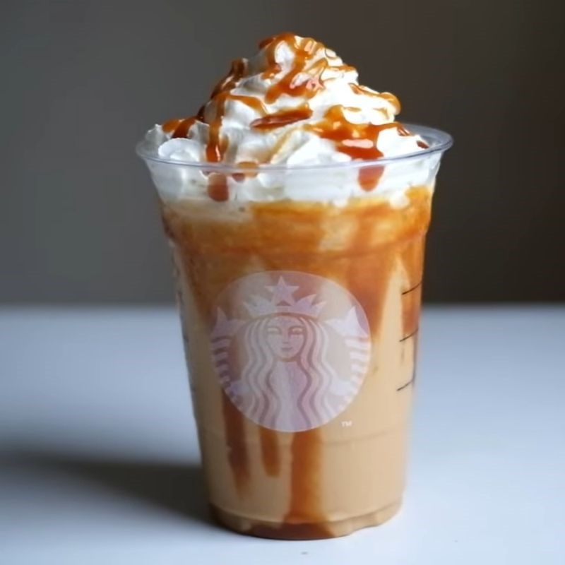 Bước 3 Thành phẩm Caramel Frappuccino