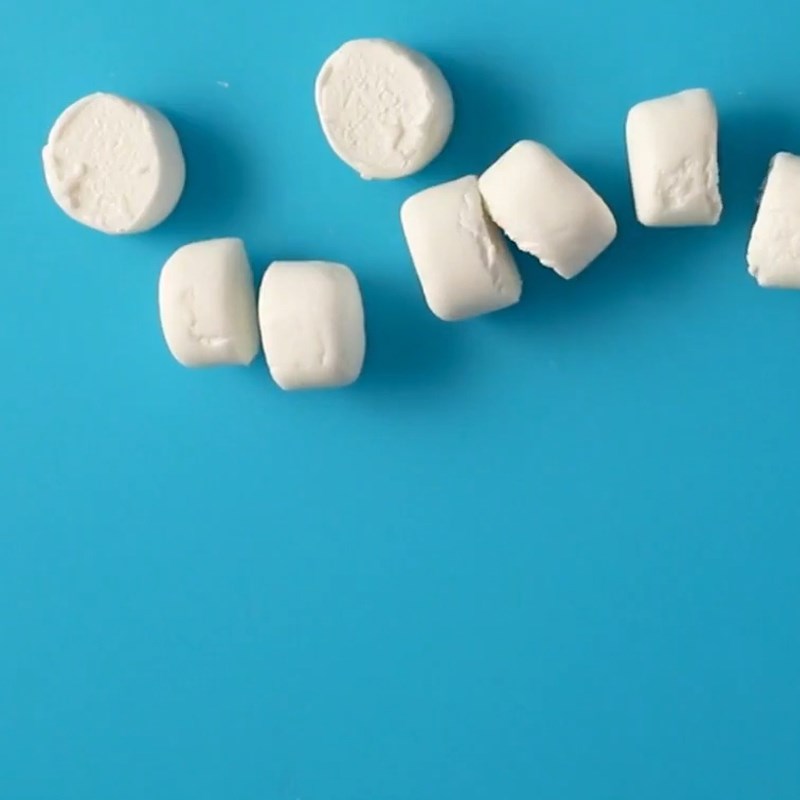 Bước 1 Chuẩn bị marshmallow Người tuyết kể từ kẹo marshmallow