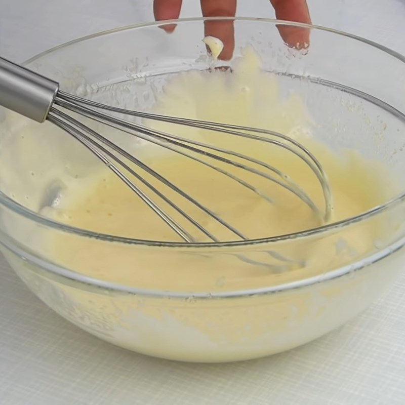 Bước 1 Trộn bột làm bánh Bánh bông lan ngọt