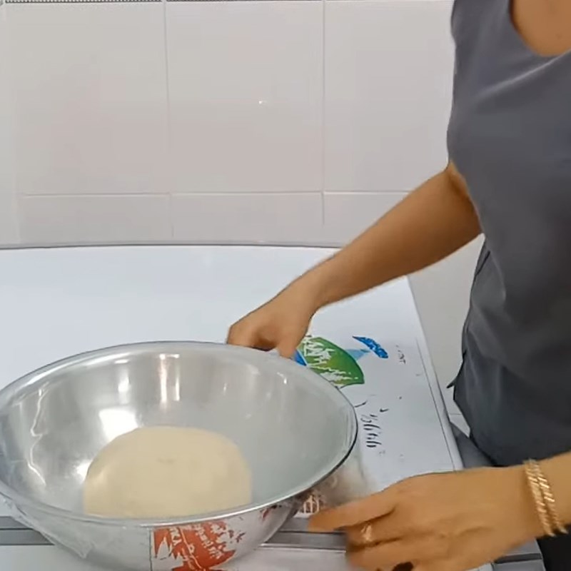 Bước 2 Trộn bột làm bánh Bánh mì dừa lưới