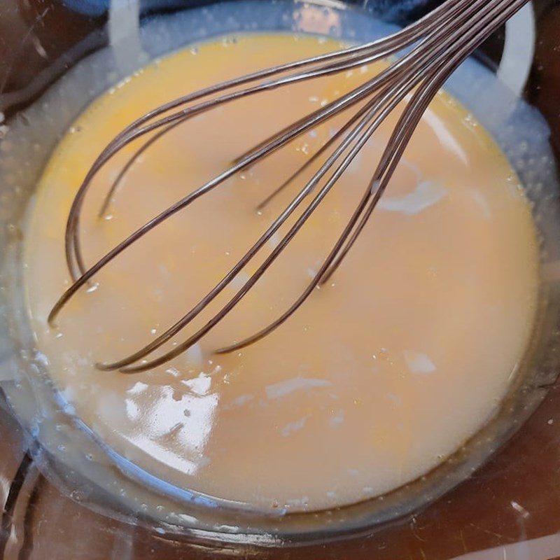 Bước 2 Trộn bột và đánh bông lòng trắng trứng Bánh bông lan bơ sữa