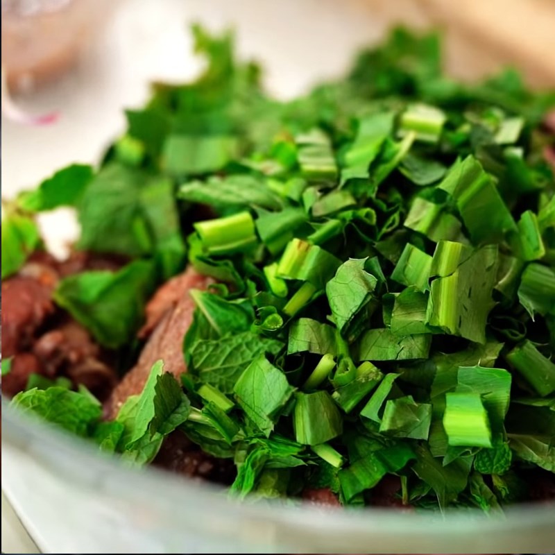 Bước 6 Trộn gỏi Salad bò nướng