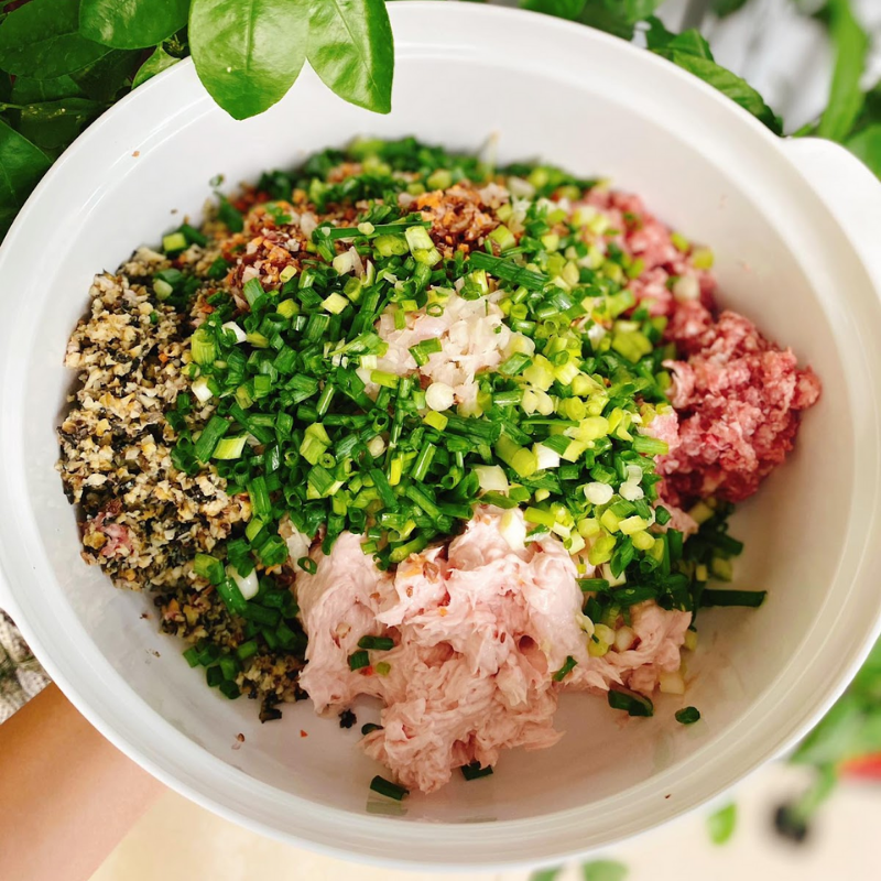Bước 3 Trộn hỗn hợp chả ốc Chả ốc bươu chiên giòn