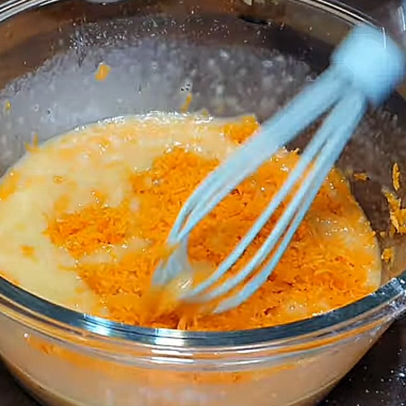 Bước 2 Trộn hỗn hợp chuối và cà rốt Bánh chuối cà rốt nướng bằng lò vi sóng