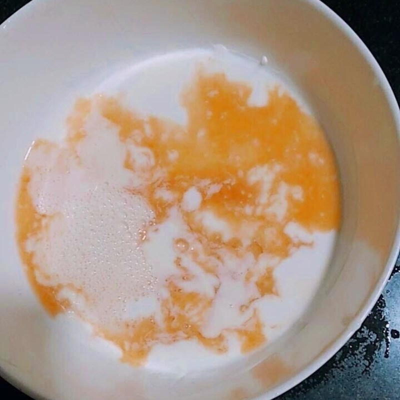 Bước 2 Trộn hỗn hợp nước cam và sữa Bánh cheesecake cam nướng với gelatin