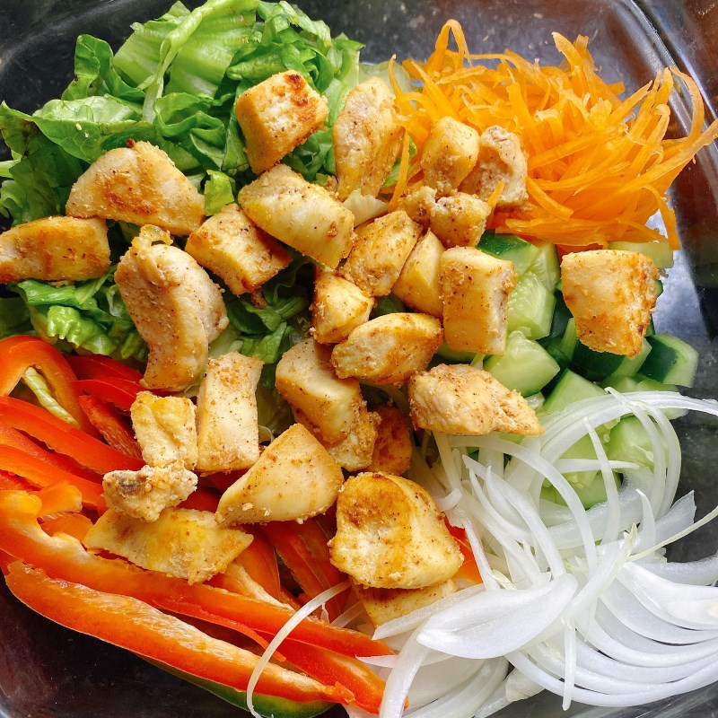 Bước 4 Trộn salad gà Salad gà áp chảo