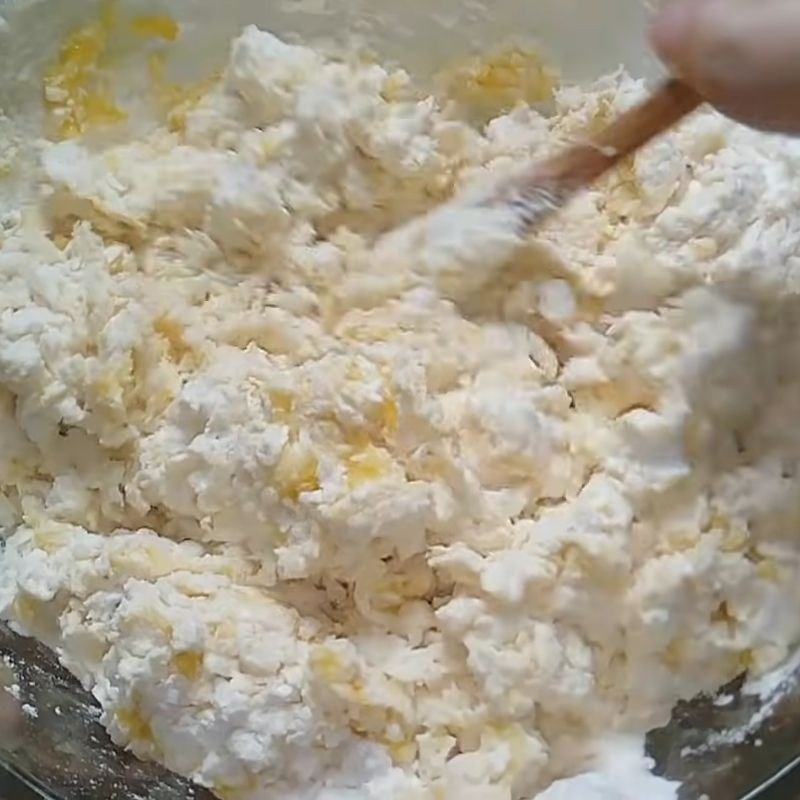 Bước 1 Trộn và nhồi bột Mì tươi Trung Quốc