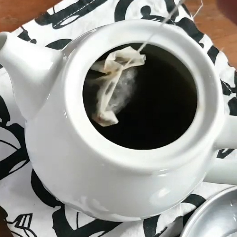 Bước 2 Ủ trà với lá dứa Trà sữa lá dứa trân châu