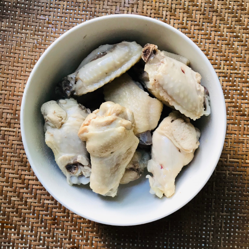 Bước 3 Ướp cánh gà Cánh gà chiên sốt chua ngọt