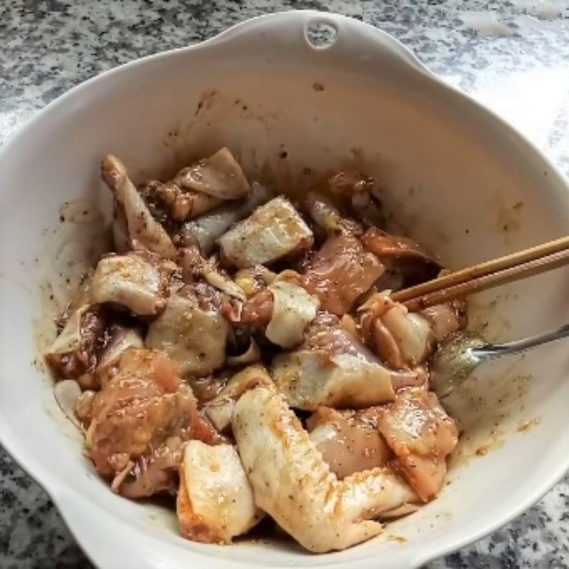 Bước 3 Ướp gà Gà nấu tiêu đen