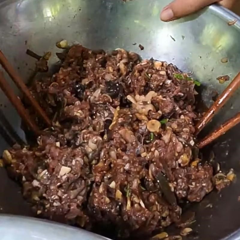 Bước 2 Ướp hỗn hợp thịt heo Ếch nướng Campuchia