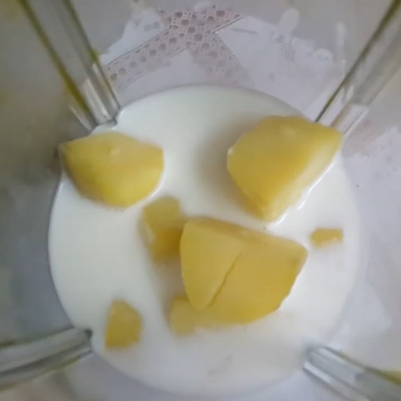 Bước 3 Xay khoai tây với sữa tươi Khoai tây nghiền trộn sữa tươi