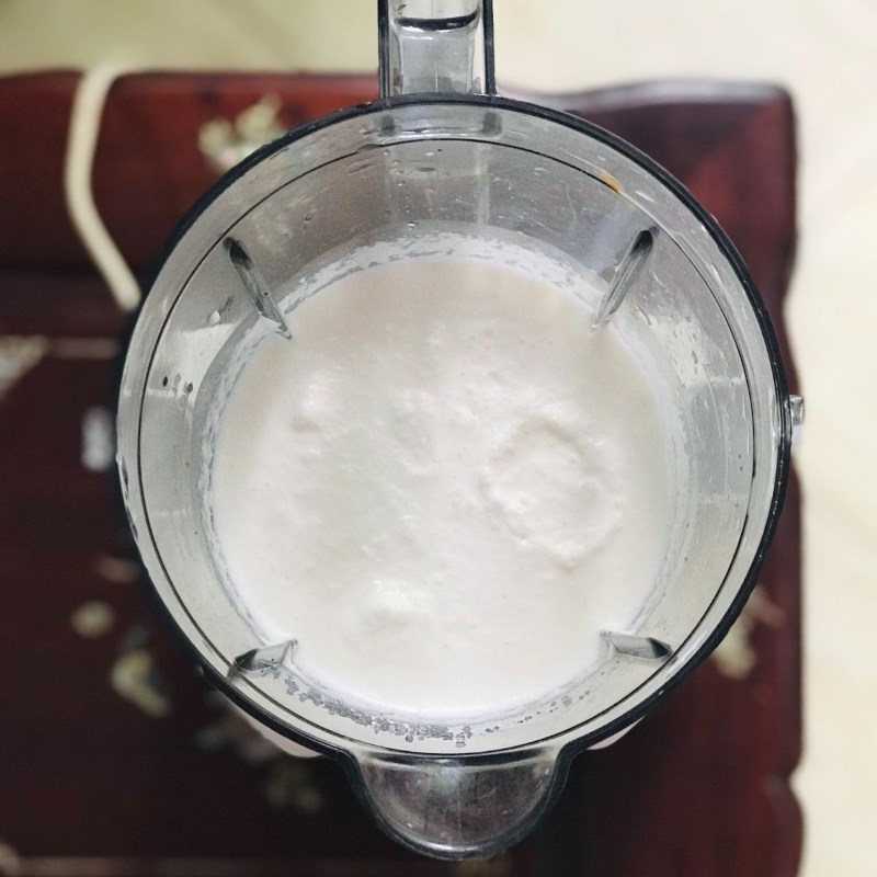 Bước 2 Xay sinh tố dừa với sữa Sinh tố dừa