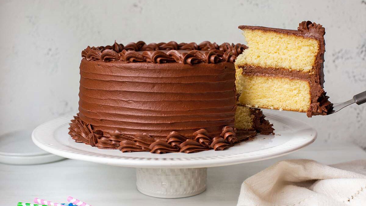 3 cách cắt bánh gato sinh nhật nhanh đơn giản thú vị cho tiệc thêm vui
