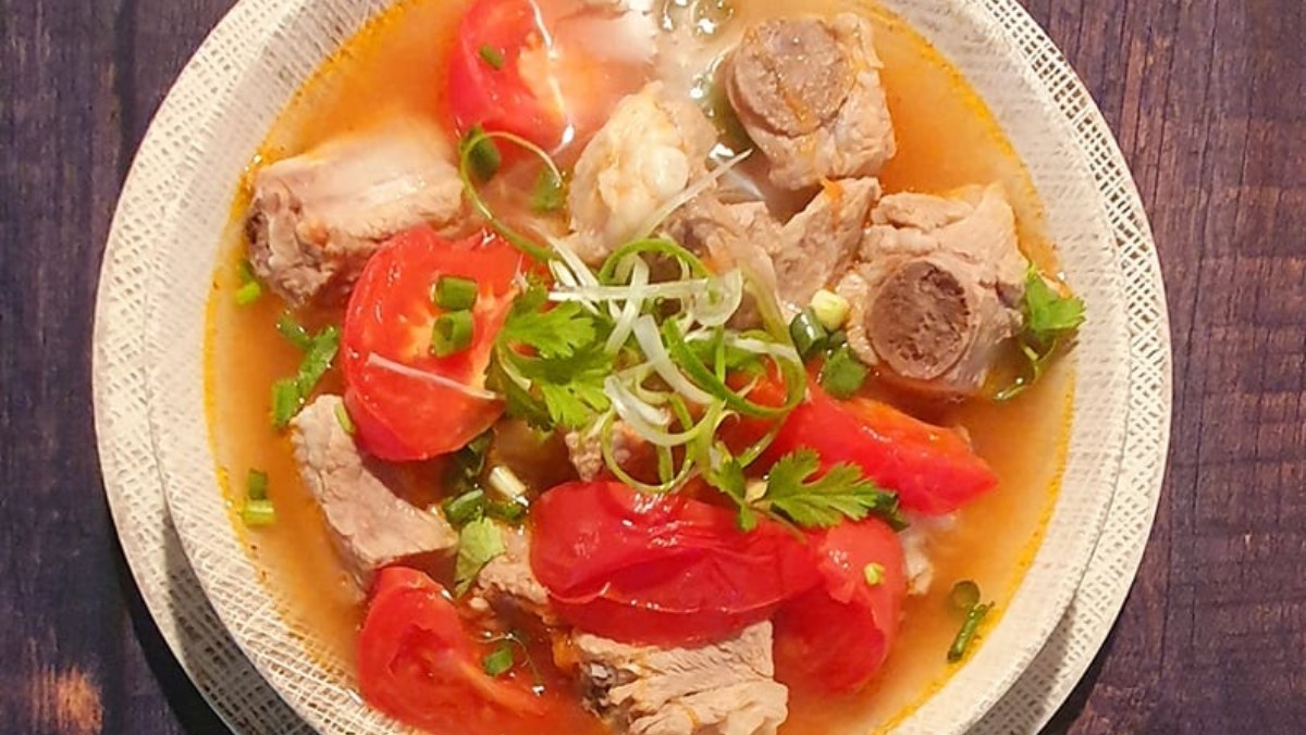 Canh sườn nấu chua