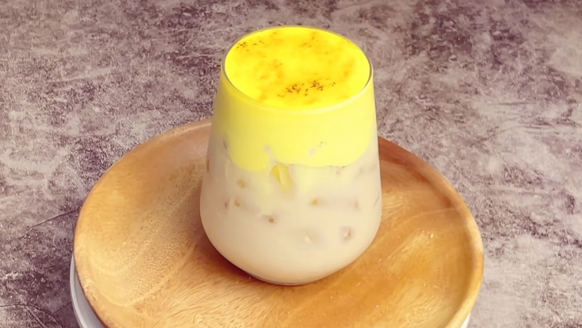 Cách làm kem trứng trà sữa đơn giản nhất là gì?
