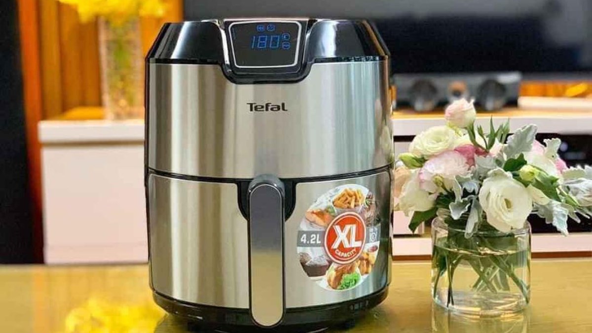Review nồi chiên không dầu Tefal EY401D15