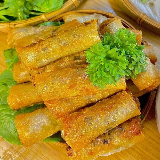 2 cách làm bún chả giò giòn rụm thơm ngon khó cưỡng cực đơn giản