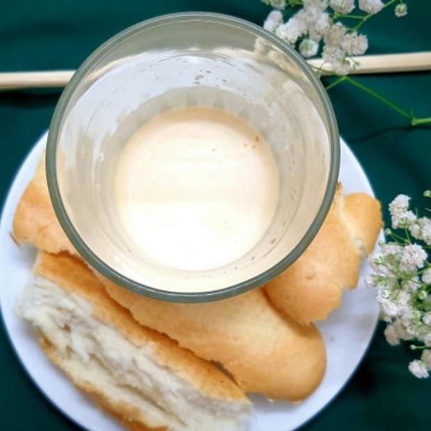 Cách làm kem trứng chấm bánh mì bằng máy đánh trứng cầm tay thơm béo