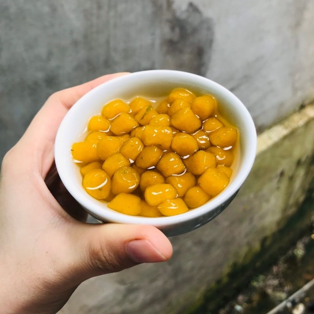 2 Cách làm trân châu bí đỏ vàng ươm dẻo ngọt làm topping cực ngon