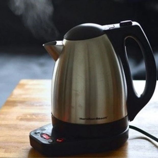 Có nên nấu ăn bằng bình đun siêu tốc