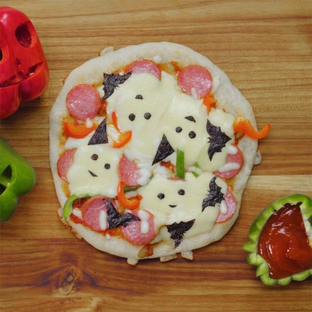 Tổng hợp 6 cách làm pizza bằng chảo chống dính thơm ngon đơn giản
