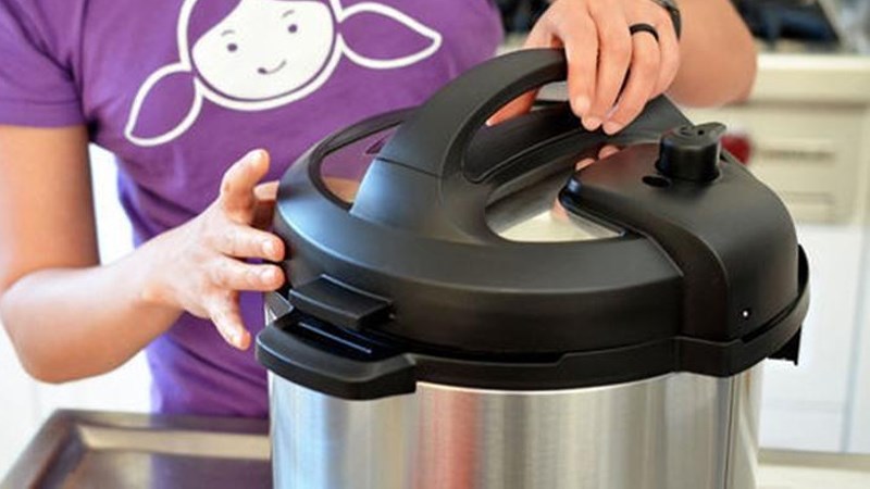 Kiểm tra nồi trước khi nấu