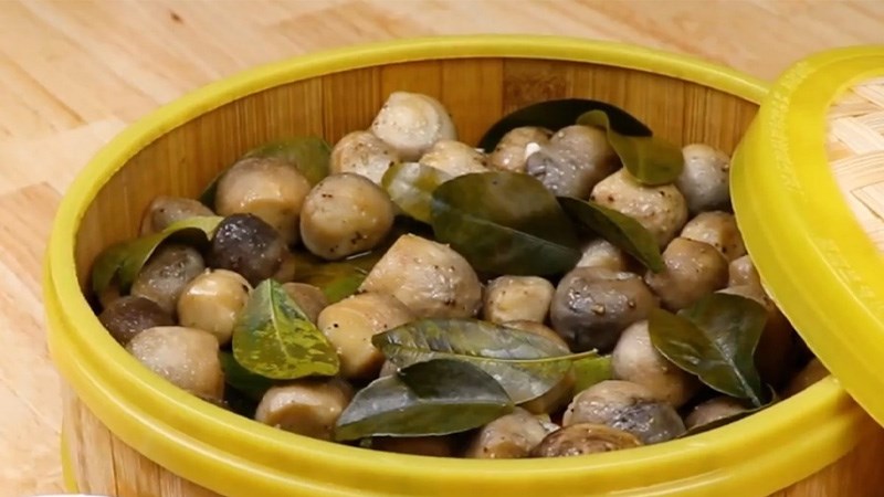Tiến hành hấp nấm