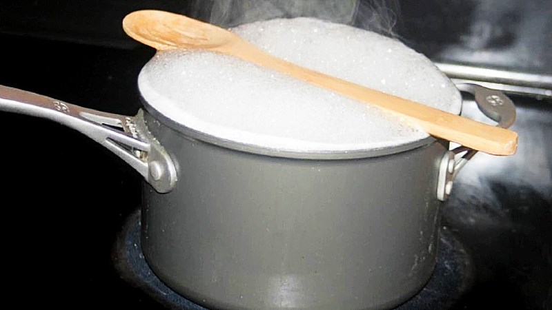 Chống tr&agrave;o sữa khi đun s&ocirc;i