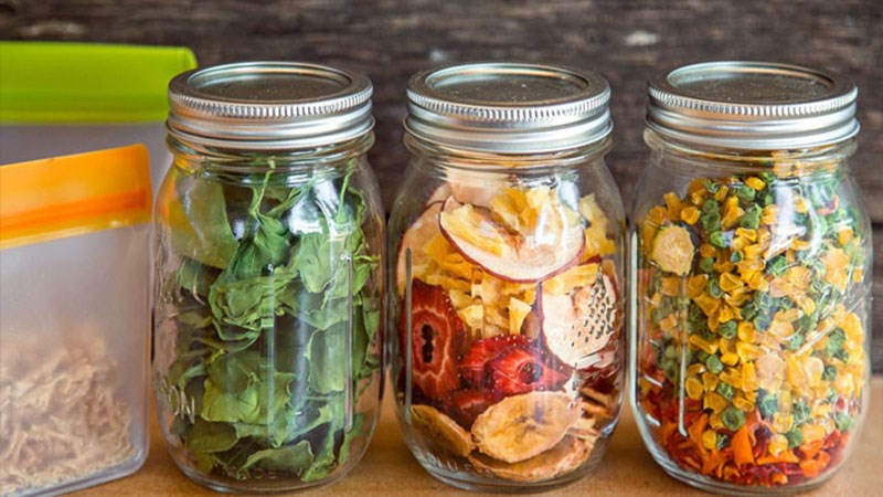 D&ugrave;ng hũ đựng gia vị, hũ đựng thực phẩm bảo quản c&aacute;c loại tr&aacute;i c&acirc;y sấy, tr&agrave; v&agrave; đồ ăn vặt