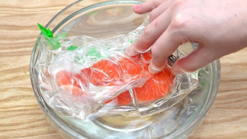 Kh&ocirc;ng đ&ocirc;ng lạnh lại thực ph&acirc;̉m đã rã đ&ocirc;ng