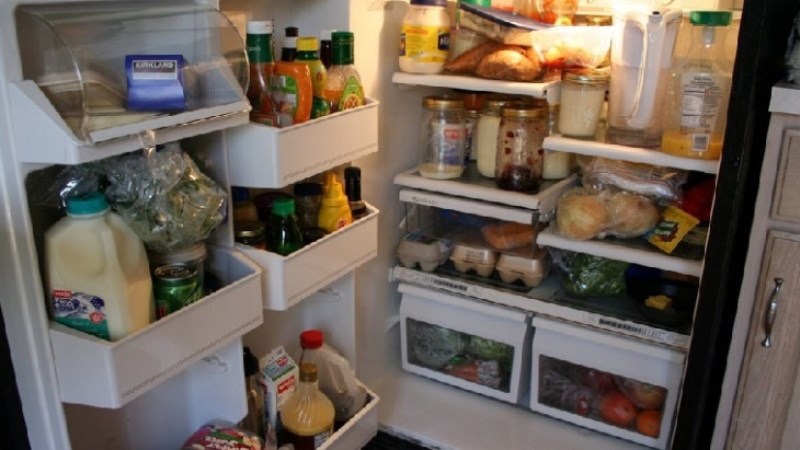 Kh&ocirc;ng n&ecirc;n trữ đồ ăn qu&aacute; nhiều