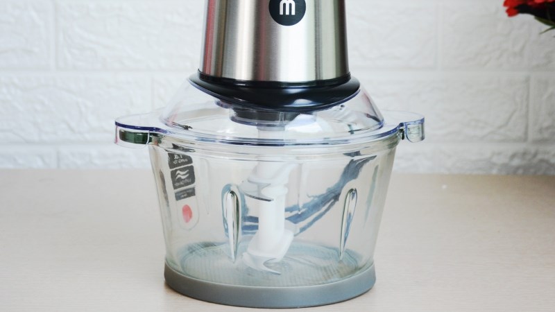 Băm tỏi bằng cách sử dụng các loại máy xay