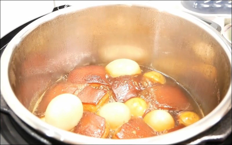 Dùng nồi nấu chậm