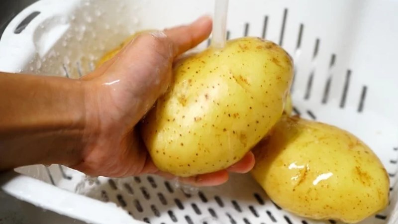 Cách sơ chế khoai tây tươi sạch đúng chuẩn và cách bảo quản khoai được lâu