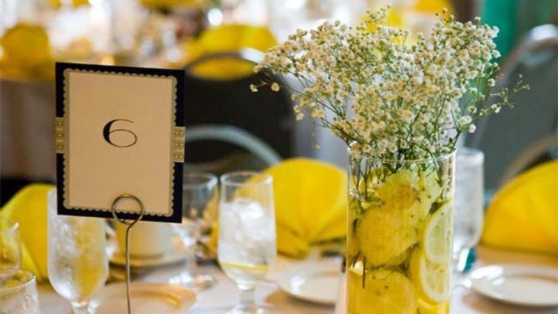 Trang tr&iacute; b&agrave;n tiệc Cocktail