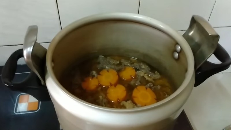 L&agrave;m nồi nấu tr&ecirc;n bếp ga