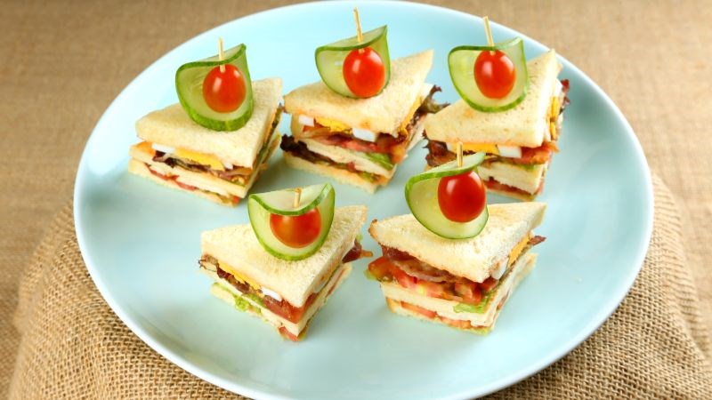 M&oacute;n b&aacute;nh mặn: B&aacute;nh finger sandwich