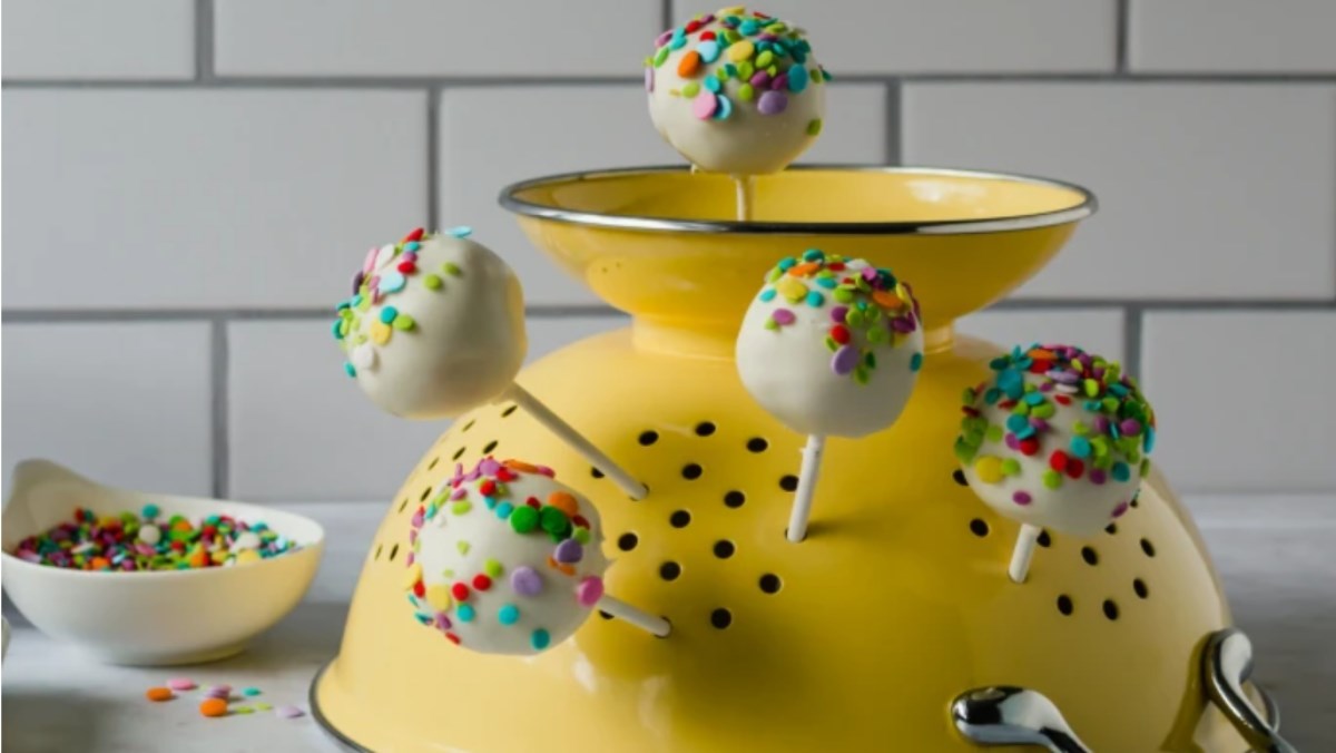 L&agrave;m đế cắm b&aacute;nh kẹo