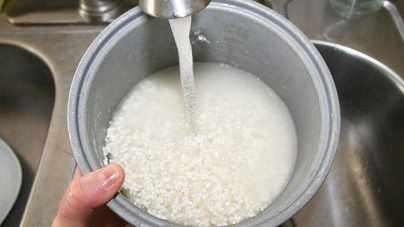 Đổ nước vừa đủ